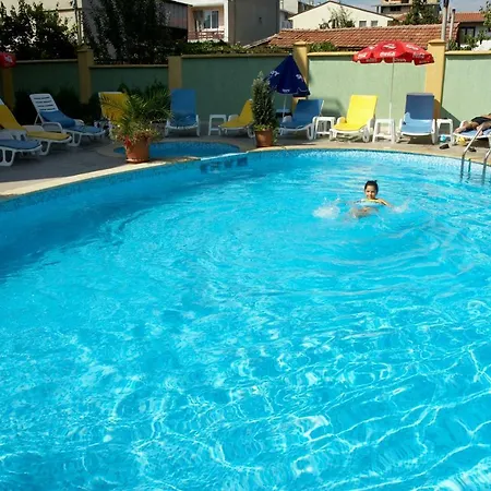 Family Gery Hotell 3*